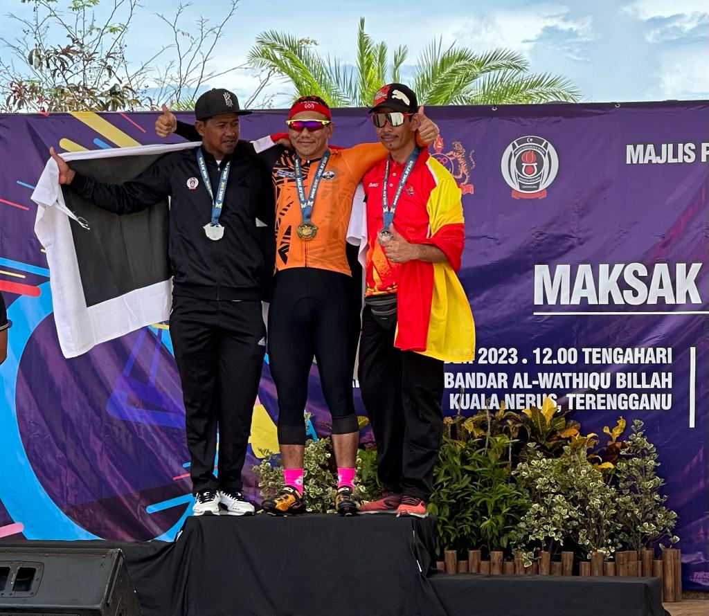 Setinggi2 Tahniah diucapkan kepada Prof. Madya Dr. Mohd Fakhrurrazi Ishak yang telah memenangi Pingat Emas dalam Sukan Berbasikal di MAKSAK 2023 pada 2-5 November 2023 di Kuala Nerus, Terengganu 